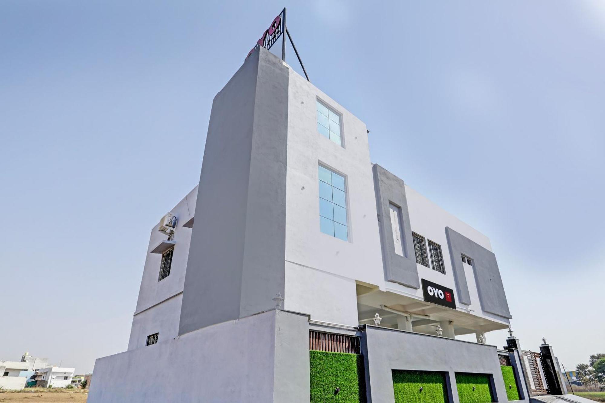 Hotel O P S Nagpur Exteriör bild