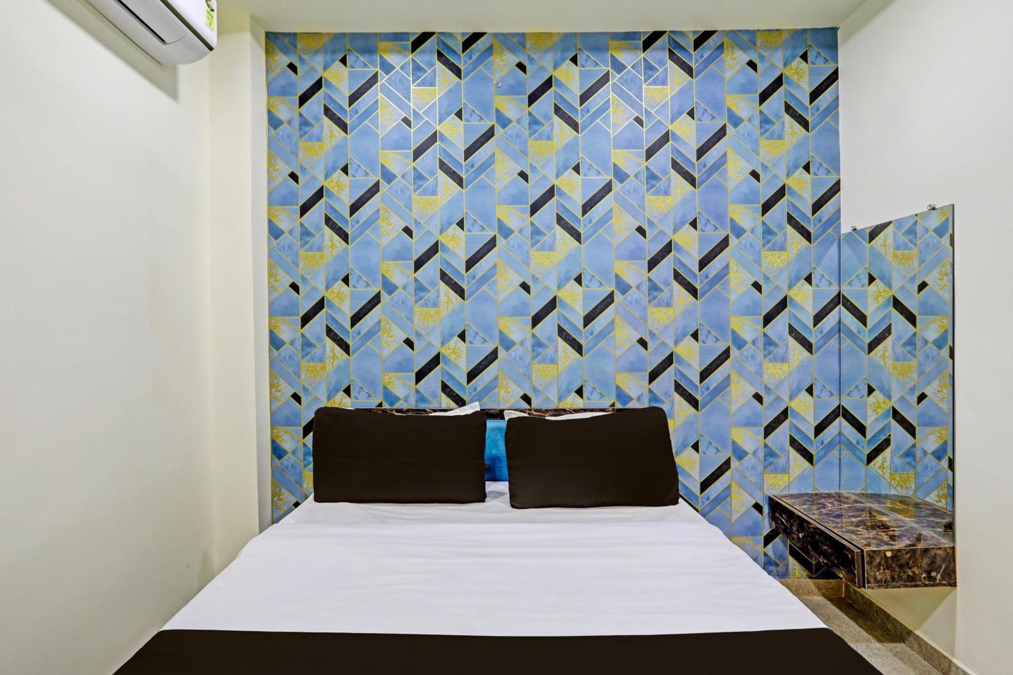 Hotel O P S Nagpur Exteriör bild