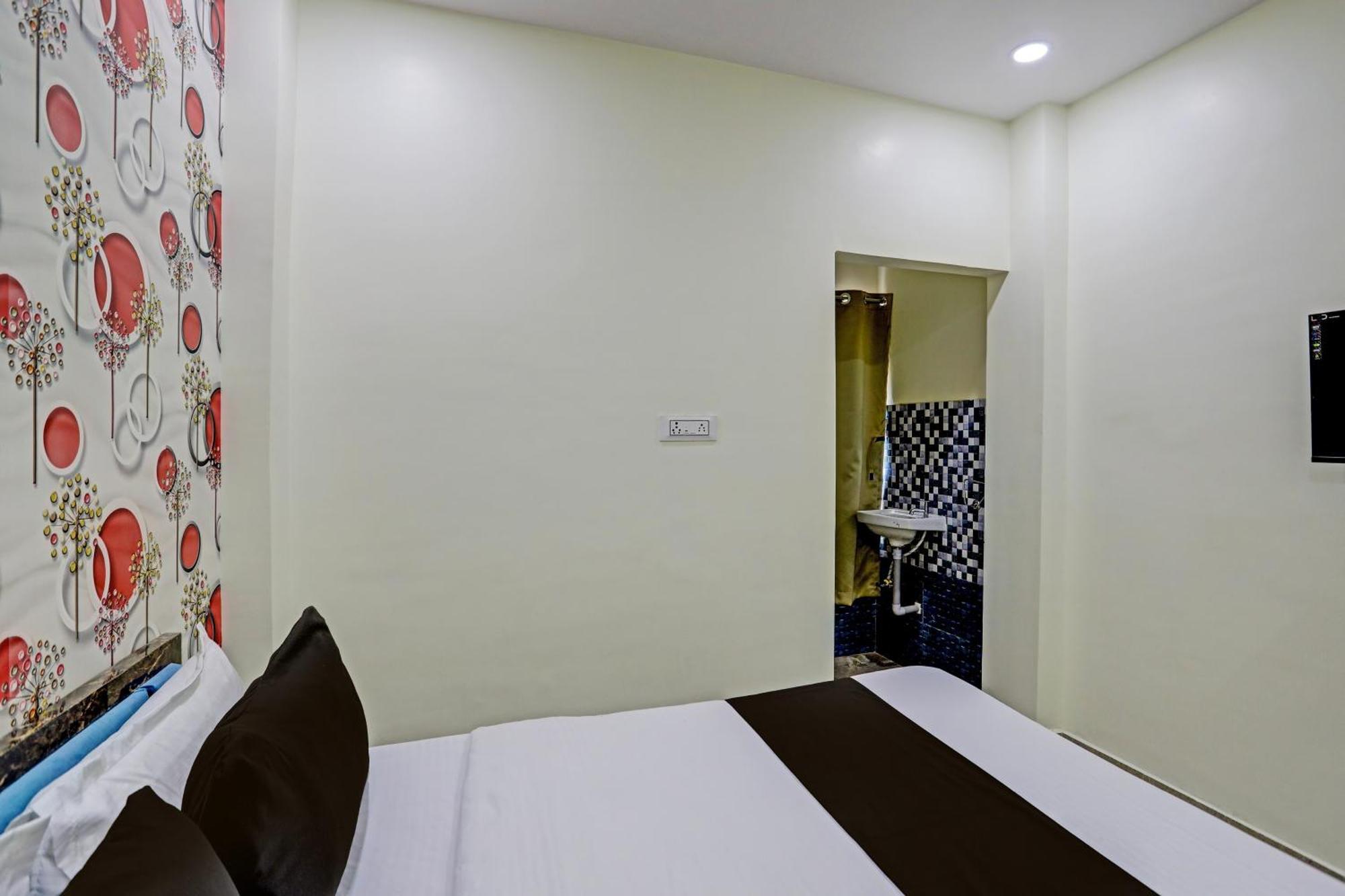 Hotel O P S Nagpur Exteriör bild